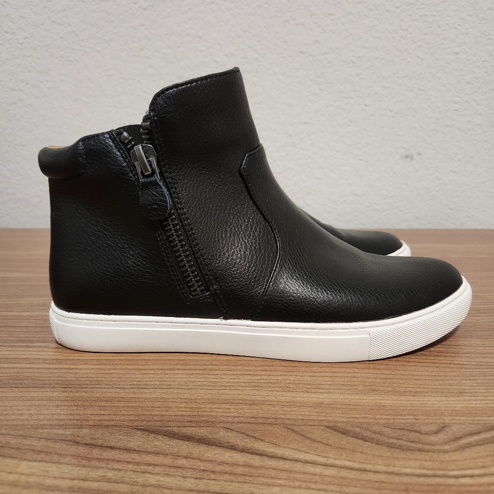 Gentle Souls womens Carter leather mid top sneaker size 9.5